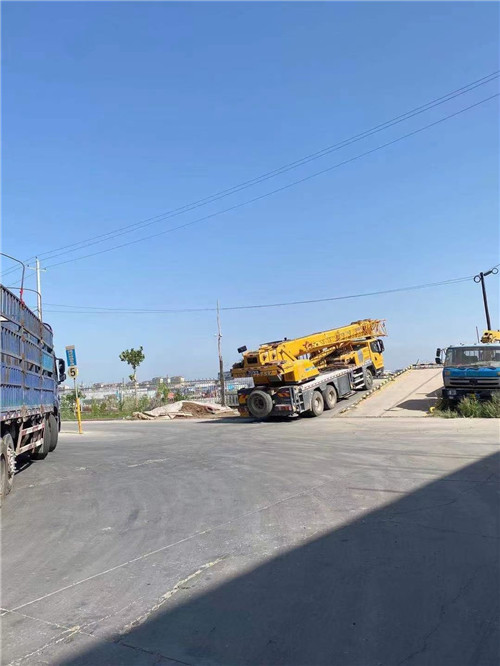 长岭县25吨吊车的租赁价格大概是多少？