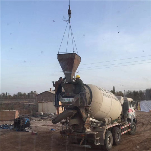 长岭县“精准瞄准”—— 吊车的 “定位导航” 技术